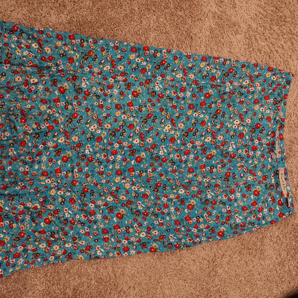 Woman's skirt from Desert Diva. Size L